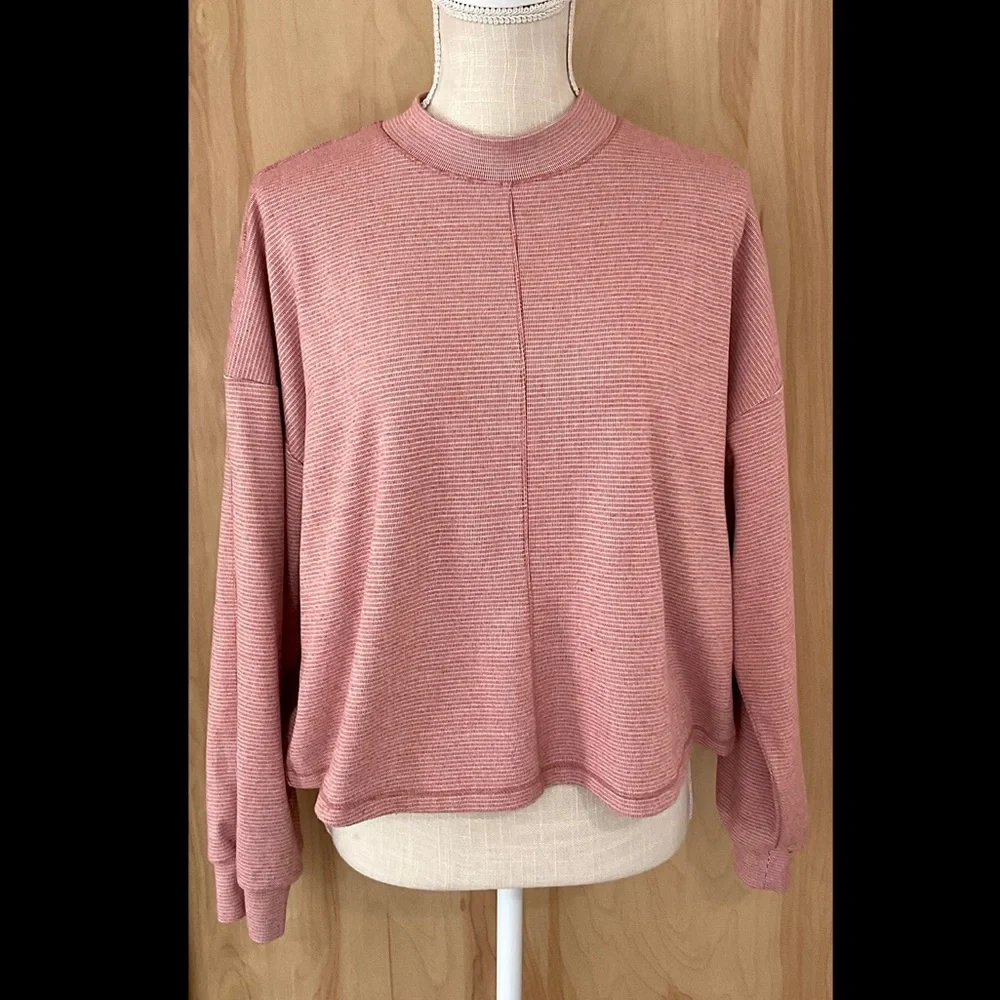 *Donating tomorrow* - Urban Romantics Womens Sweater M Rust Red & White - EUC - Picture 1 of 4
